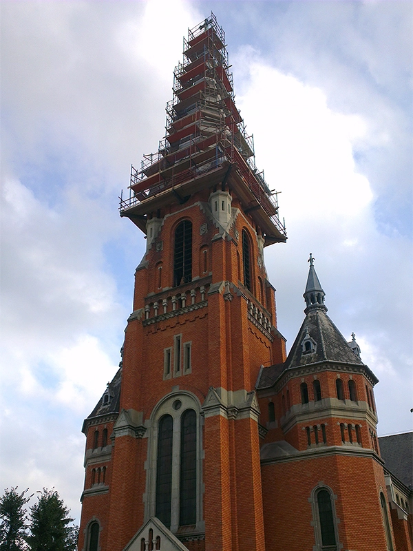 Templomtorony állványozás